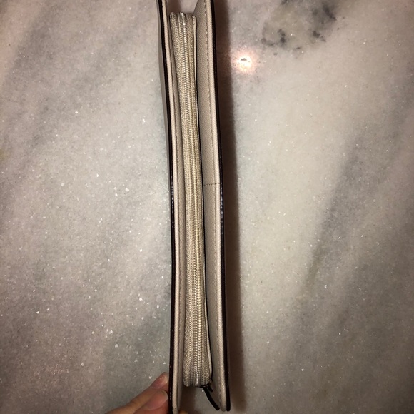 Kate Spade Wallet - Picture 5 of 8